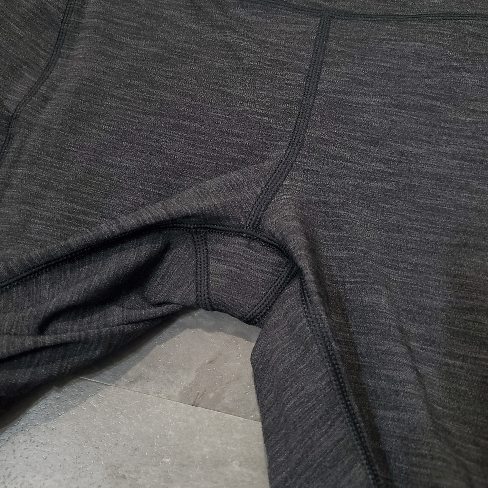 Lululemon Speed Up Tight *Full-On Luxtreme Brushed 26". Heathered Black. Size 8. - Picture 6 of 11
